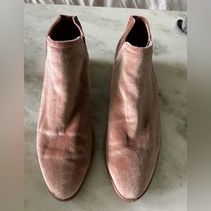 Anthropologie Dolce Vita  Womens  10 Bootie Boots Ankle Velvet Pink  Rose Boho